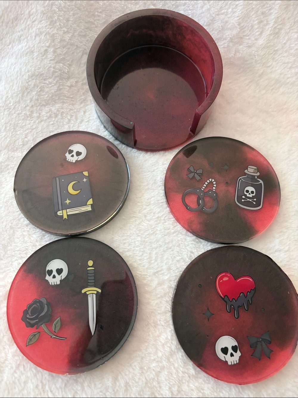 Handmade Red & Black Resin Gothic Coaster (5 pieces) - Picture 1 of 7